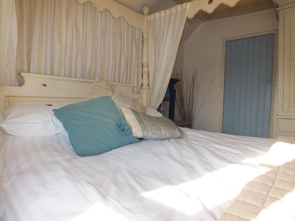 The White Horse Inn Canterbury Room photo